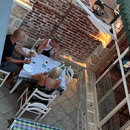 Szálloda Arsenal 3*